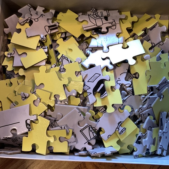 Diary of a Wimpy Kid 200 piece puzzle HARD! Ages 8+ and all pieces are in box - Picture 3 of 3